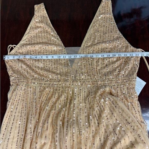 Mac Duggal Size 22 Gold 10700 Deep V-Neck Sequin Gown Maxi Prom Formal dress New - Picture 13 of 14